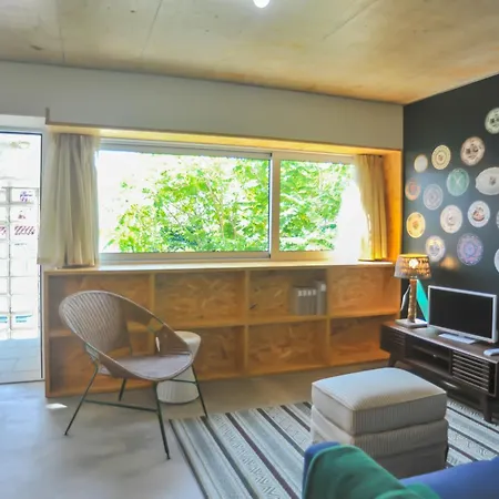 Madragoa Modern דירה