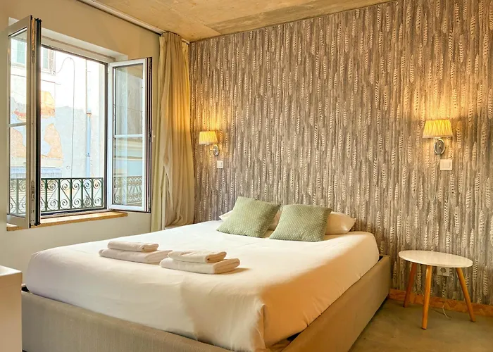 Madragoa Modern Apartment